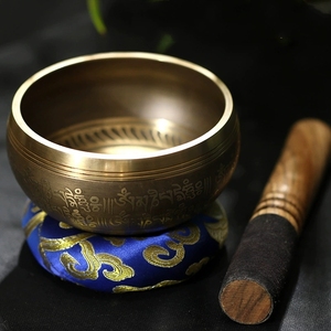 ขายส่งชามร้องเพลงทิเบตแบบตีด้วยมือ แกะสลักลายปมมงคลและพระคัมภีร์พุทธ สำหรับโยคะ พิธีกรรมทางจิตวิญญาณ - Product Image 2