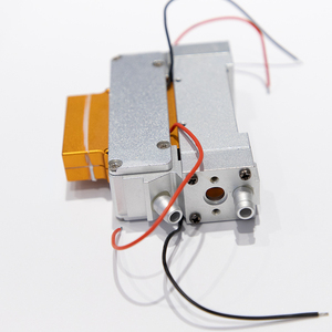 Module laser à <span class=keywords><strong>lumière</strong></span> <span class=keywords><strong>pulsée</strong></span> intense de qualité supérieure, réflecteur doré pour soins du <span class=keywords><strong>visage</strong></span>, composant fiable pour salon - Product Image 4