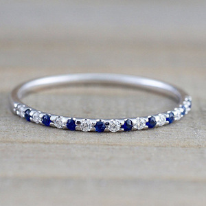 Anello Sottile Minimalista da Donna - Product Image 1