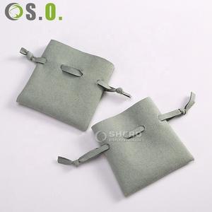 กระเป๋าผ้าไมโครไฟเบอร์กำมะหยี่สำหรับใส่ของขวัญกระเป๋าหูรูดกระเป๋าเครื่องประดับกำมะหยี่โลโก้ออกแบบได้ตามต้องการ - Product Image 5