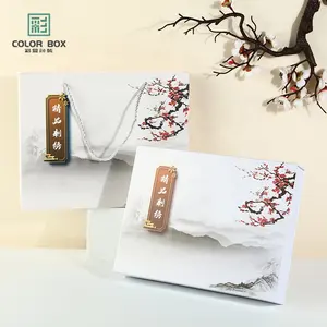 High-end Scarf Gift Box Antique With Gift Bag Flowers Creative Silk Scarves Exquisite Embroidery Packaging Box