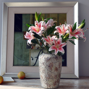 Flor Artificial de Lirio de Tres Cabezas Yihua Floral Art, Flor de Seda Blanca para Decoración de Sala de Estar y Decoración del Hogar - Product Image 3