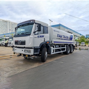 Camión Cisterna FAW 6X4, 10 Neumáticos, 22 Cbm, Volante a la Izquierda/Derecha, 371/375/380 HP, Camión Cisterna con Aspersor en Venta - Product Image 2