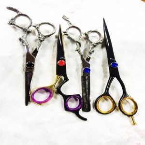 Tijeras de Peluquería Profesionales de Acero Inoxidable VG-10 Premium de Pakistán, Ecológicas, para Corte de Cabello, para Diestros - Product Image 4