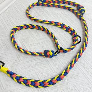 Laisse pour animaux de compagnie tressée à la main de qualité supérieure, colorée, en paracorde robuste avec <span class=keywords><strong>crochet</strong></span> pour des promenades élégantes - Product Image 6