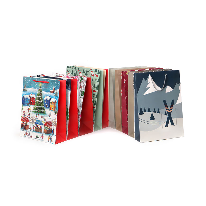 Customized Christmas White Kraft Festival Gift Paper Bag with Handle Classic Style for Clothing Shopping and Promotion
