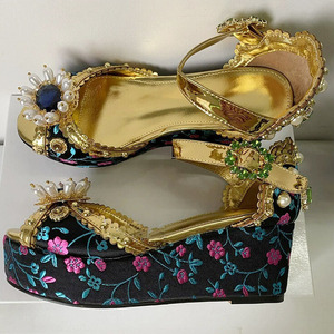 รองเท้าส้นตึกแบบหนาประดับดอกไม้ไข่มุก รองเท้าส้นสูงแบบเวดจ์สำหรับผู้หญิง ลายดอกไม้ทันสมัย เหมาะสำหรับใส่กลางแจ้ง - Product Image 5