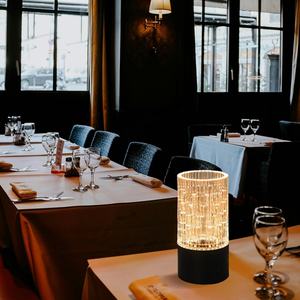 Lámpara de Mesa LED con Cuerpo de Cristal, Diseño Decorativo Moderno, con Forma de Flor Acanalada, Regulable sin Escalonamientos, Recargable por USB, para Mesita de Noche o Escritorio - Product Image 5