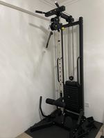 Multifunktionale Fitnessstation Lat Pulldown Low Row Maschine Einzelkabel-Crossover Brust- & Beintraining Edelstahl 75KG Gewichtsblock