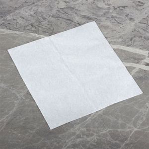 Tampons absorbants Spilfyter pour nettoyer rapidement et facilement les déversements de liquides à base d'eau - Product Image 6