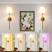 Applique murale LED sans fil à intensité variable RGB avec télécommande, corps en fer, fonctionnant sur piles, pour chambre à coucher