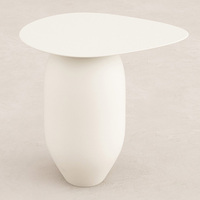 Table d'appoint crème mate avec base ovale en forme de pilier et plateau en forme de goutte d'eau, style Wabi Art, pour salon, maison de rêve