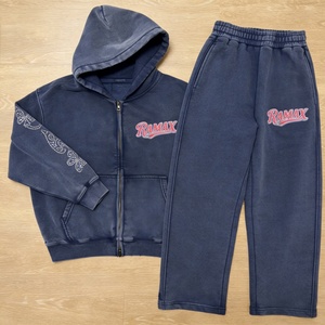 Ensemble de sweats à capuche demi-zip brodés personnalisés 450 g/m² effet vieilli, lavage abrasion, coupe oversize, 100 % coton, unisexe, écologique - Product Image 1
