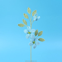 Grenzüberschreitender handgehäkelter Windmühlen-Jasminstrauß: DIY Häkelgarn-Kunstblumenarrangement als fertiges Produkt