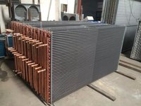 Radiateur à ailettes en cuivre-nickel avec structure antichoc pour les systèmes de refroidissement des locomotives ferroviaires et du transport ferroviaire