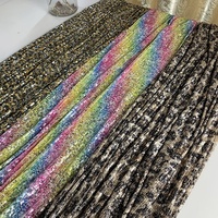 Vêtements de luxe de haute qualité, pièces, tissu à paillettes en maille arc-en-ciel avec impression personnalisée