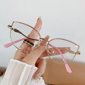 Mới đến phụ nữ xu hướng thời trang khối ánh sáng màu xanh photochromic Eyewear kim loại khung Cat <span class=keywords><strong>Eye</strong></span> kính quang học photogray Kính - Product Image 1