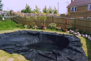 แผ่นยางปูบ่อ<span class=keywords><strong>ปลา</strong></span>แบบหนาพิเศษ 45mil EPDM ขนาด 10x10 เมตร แผ่นรองพื้นยาง EPDM สำหรับระบบเพาะเลี้ยงสัตว์น้ำ <span class=keywords><strong>บ่อ</strong></span><span class=keywords><strong>ปลา</strong></span> - Product Image 4
