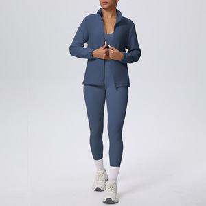 Abbigliamento Sportivo Invernale Direttamente dalla Fabbrica: Set Yoga con Giacca con Zip, Leggings Modellanti e Top, Outfit Sportivo - Product Image 4