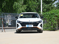 Dongfeng Aelous Shine 2023 1.5L 1.5T Voiture à essence compacte 4 portes 5 places Berline Smart City Car Rentable Offre Spéciale