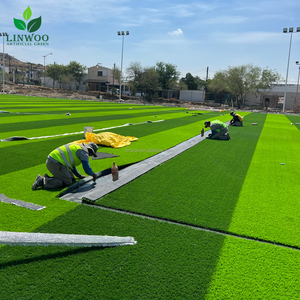 Vente en gros de gazon artificiel vert, gazon <span class=keywords><strong>synthétique</strong></span> haute densité pour terrain de football et terrain de Futsal - Product Image 4