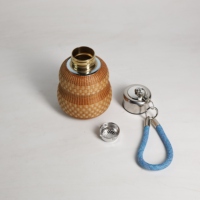 Gourde isotherme artisanale en bambou tressé, forme calebasse, avec revêtement en titane et intérieur en acier 316, infuseur à thé, tasse de voyage, cadeau