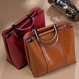 Sac à main vintage en cuir de vachette huilé, sac à bandoulière de luxe pour femme, sac fourre-tout rétro à poignée supérieure, élégant sac à bandoulière pour femme - Product Image 4