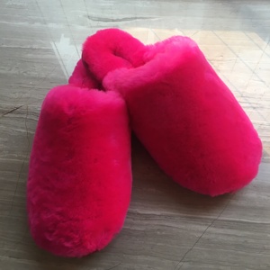 Pantuflas de Piel de Oveja Muy Bonitas, Nuk Nuk - Product Image 2