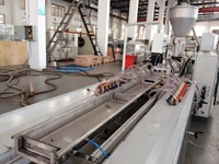 Extrudeuse de composite bois-plastique PE PP, machine de composite bois-plastique, machine de terrassement WPC