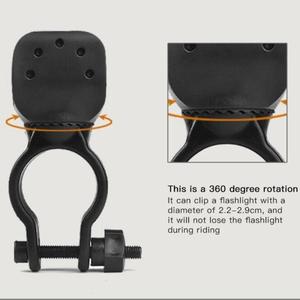 Accessoires de vélo portables <span class=keywords><strong>support</strong></span> de montage de <span class=keywords><strong>lampe</strong></span> de vélo LED Durable rotation à 360 degrés <span class=keywords><strong>support</strong></span> de <span class=keywords><strong>lampe</strong></span> de poche de vélo <span class=keywords><strong>support</strong></span> de lumière - Product Image 3