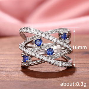 Anello con Zirconi Intrecciati per Donne, Elegante Gioiello Scintillante alla Moda - Product Image 5