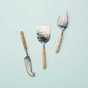 Épandeur à fromage en acier inoxydable, finition dorée avec Design de flocon de neige fait à la main, outils à fromage en acier inoxydable - Product Image 3