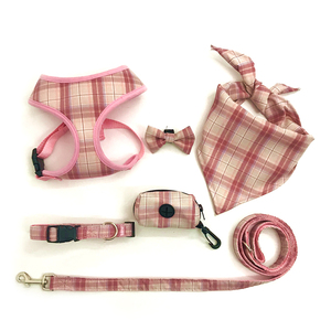 Nuevo estilo a cuadros poliéster moda <span class=keywords><strong>perro</strong></span> Bandana y arnés conjunto cómodo y ajustable para todas las <span class=keywords><strong>razas</strong></span> - Product Image 1