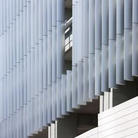 Volets en aluminium de haute qualité résistants aux intempéries, manuels/motorisés, à lamelles fixes