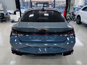 Hyun-dai <span class=keywords><strong>Elantra</strong></span> <span class=keywords><strong>2022</strong></span> 1.5L CVT LUX Premium Sedán <span class=keywords><strong>Gris</strong></span> Espacial Negro 23000km - Product Image 4