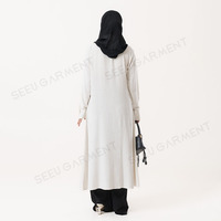 Abaya boutonnée élégante personnalisée, style minimaliste, aspect lin texturé, robe musulmane moderne et modeste, chemise Abaya avec fente haute