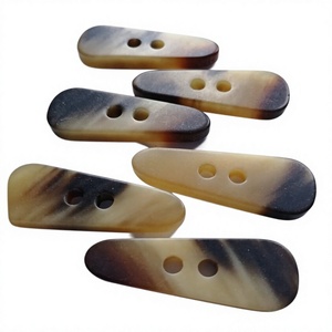Boutons ovales en corne de buffle faits à la main, écologiques, polis, durables, objets d'art, collectionnables, vintage, artisanat naturel - Product Image 5