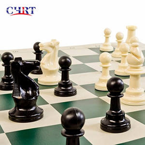 सीएचआरटी ट्रैवल बोर्ड गेम्स शतरंज सेट पोर्टेबल फोल्डिंग रोल अप शतरंज गेम सेट टूर्नामेंट मोटा माउसपैड मैट स्टोरेज बैग के साथ - Product Image 4