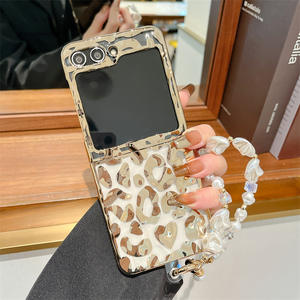 เคสโทรศัพท์มือถือ Samsung Galaxy Z Flip 7/6/5/4/3 รุ่นลายเสือดาวจีบ  แบบเคลือบไฟฟ้า  วัสดุ PC คุณภาพสูง ป้องกันอย่างดี - Product Image 5