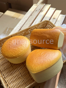 เค้กชีสเค้กปลอมแบบเหมือนจริง 1 ชิ้น รูปทรงกลมและสี่เหลี่ยม ของตกแต่งร้านเบเกอรี่ ของจำลองสำหรับถ่ายภาพอาหาร - Product Image 3