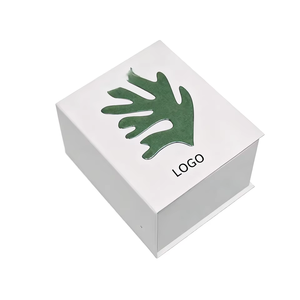 Boîte cadeau rigide de luxe pour <span class=keywords><strong>bougies</strong></span> |   Emballage en papier écologique avec logo en relief personnalisé - Product Image 3