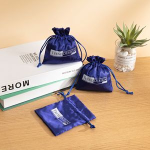 Pochette en tissu satiné avec cordon de serrage, logo personnalisé, sac de rangement pour cosmétiques et bijoux, emballage cadeau pour les fêtes - Product Image 4