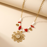 Collier en acier inoxydable plaqué or 18 carats avec pendentif en corail rouge et perle d'eau douce, chaîne à maillons en forme de cœur pour femmes