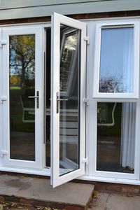 Fenêtres à battants en aluminium insonorisées, panneaux latéraux antivol, double vitrage, sécurité, garantie 5 ans, alimentation solaire - Product Image 4