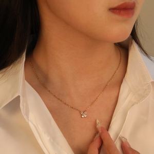 สร้อยคอจี้ผีเสื้อประดับเพชรคิวบิกเซอร์โคเนียชุบทอง 18k แบบสั่งทำพิเศษ สร้อยคอเหล็กกล้าไร้สนิมพร้อมจี้เพชรสำหรับผู้หญิง - Product Image 3