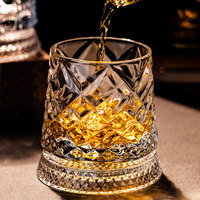 Verre à whisky rotatif lumineux, modèle best-seller, verre à vin de luxe gaufré, tendance des célébrités d'Internet