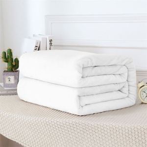 Manta de Franela de Lujo Estampada y Tejida, Ecológica, para Uso Durante Todo el Año - Product Image 2