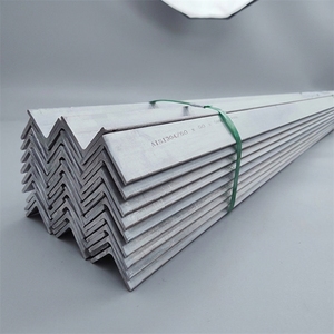Cornière en acier laminée à chaud à côtés égaux Q235 A36 SS400 S235JR 20x20x3mm-200x200x24mm pour la construction <span class=keywords><strong>de</strong></span> bâtiments et les structures en acier - Product Image 1