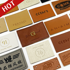 의류 라벨에 대한 맞춤형 하이 퀄리티 실제 양각 패치 로고 가죽 라벨 개인 맞춤형 브랜드 - Product Image 1