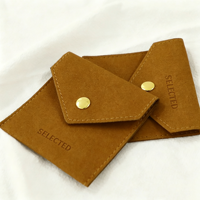 Pochette d'emballage pour bijoux avec logo personnalisé, 8*8, en microfibre, pour boucles d'oreilles, colliers, avec rabat, enveloppe, sac d'emballage pour bijoux